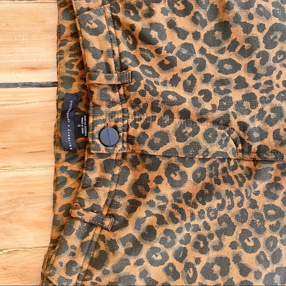 Sanctuary X Anthropologie Leopard/Cheetah Joggers - Picture 2 of 9